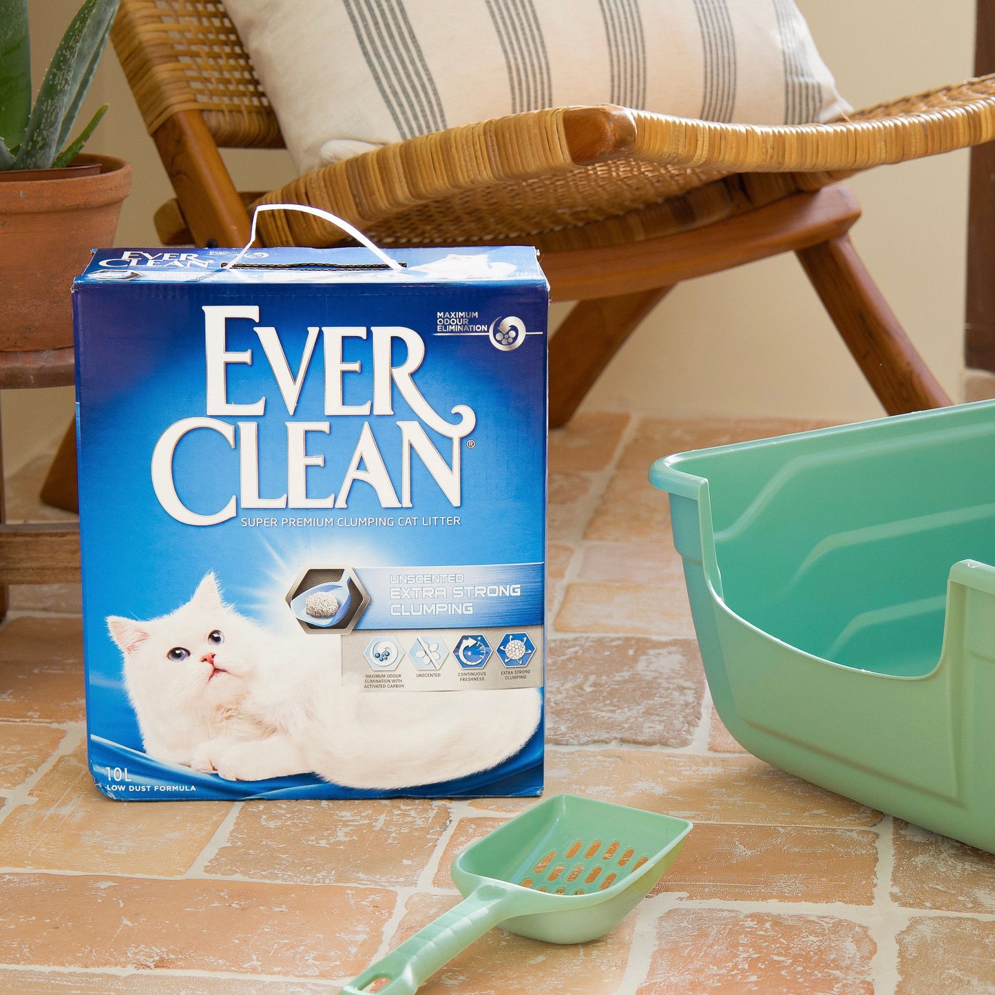 Ever Clean Extra Strong Clumping Cat Litter Unscented 10L