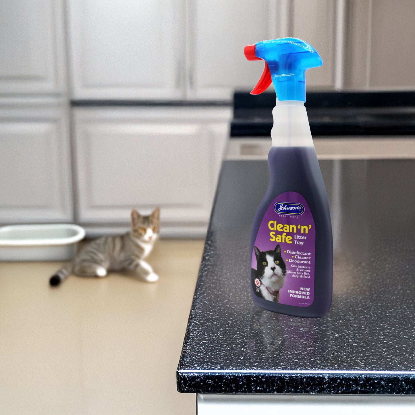 Johnson's Clean 'n' Safe Disinfectant Spray for Cat Litter Tray 500ml