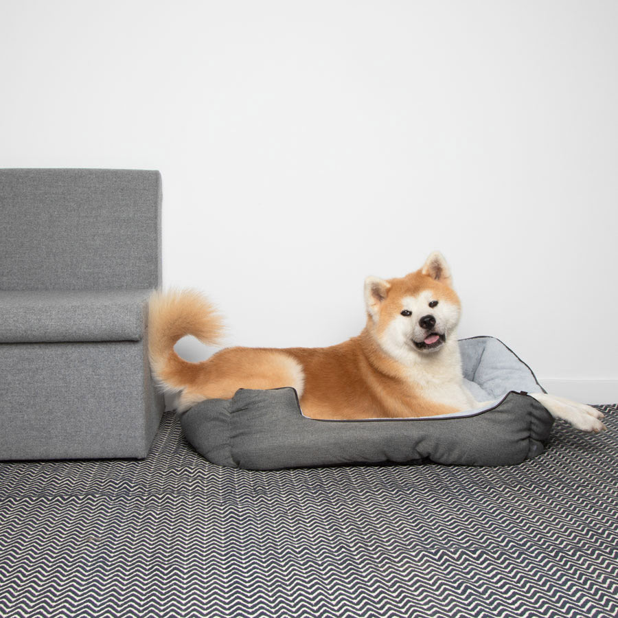 Wainwright's Self Warming Square Dog Bed Grey