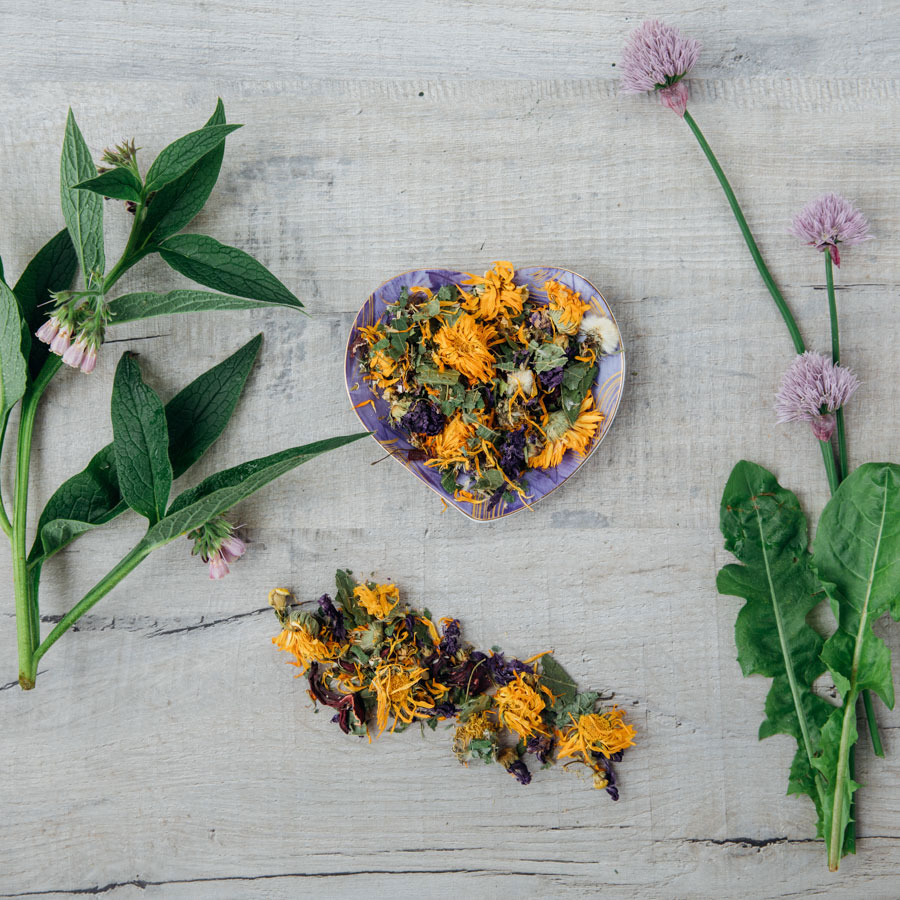 Pets at Home Small Animal Floral Salad Treats 80g