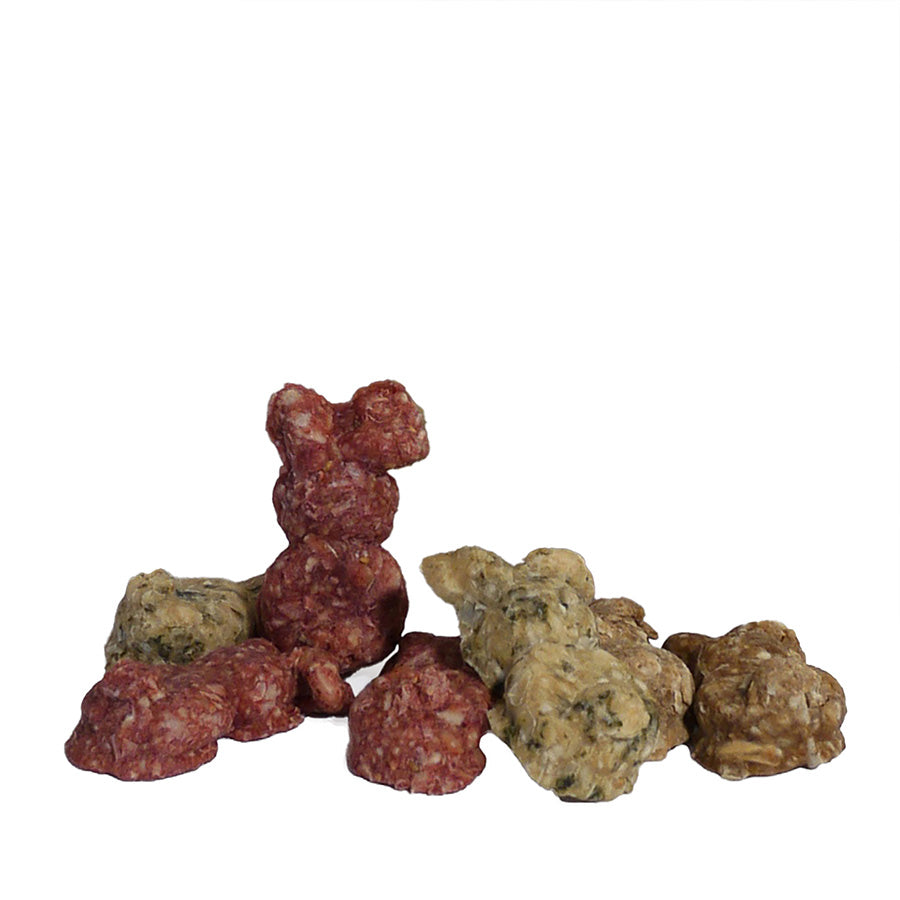 Rosewood Naturals Apple & Strawberry Bunnies Small Animal Treats 100g