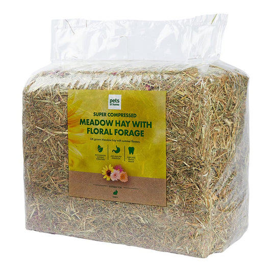 Pets at Home Rabbit Super Compressed Hay with Floral Forage 1kg
