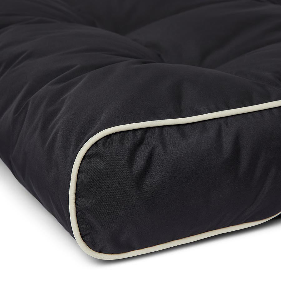 3 Peaks Padded Dog Mattress Black