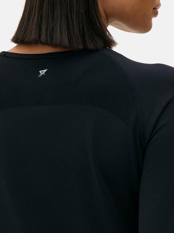 Seamless Long Sleeve Performance Top