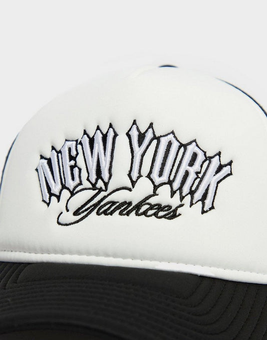 New Era MLB New York Yankees Trucker Cap