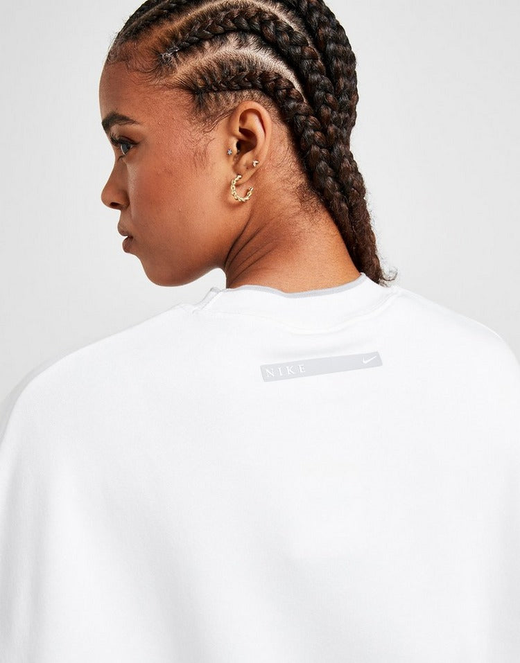 Nike Graphic Swoosh Crew Sweatshirt