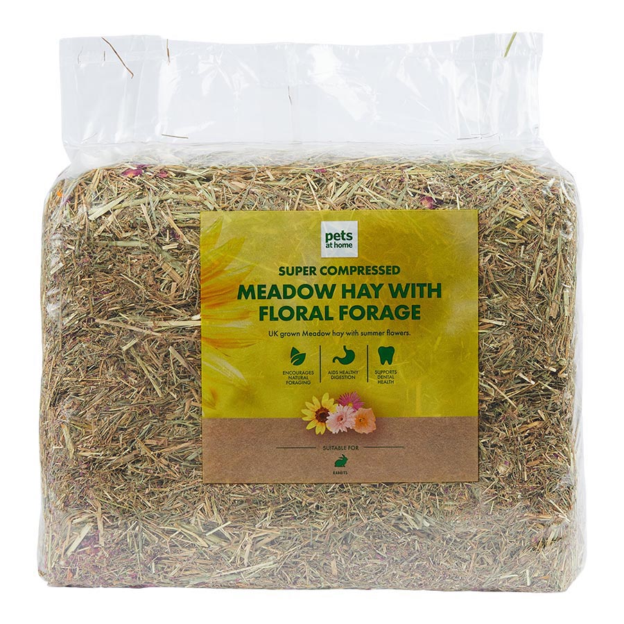 Pets at Home Rabbit Super Compressed Hay with Floral Forage 1kg