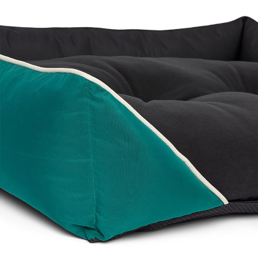 3 Peaks Anti Bacterial Square Dog Bed Green