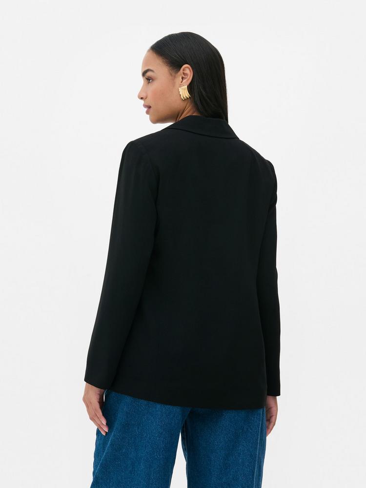 Oversized Straight-Cut Blazer