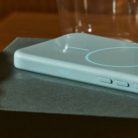 Beats iPhone 16 Pro Case with MagSafe — Riptide Blue